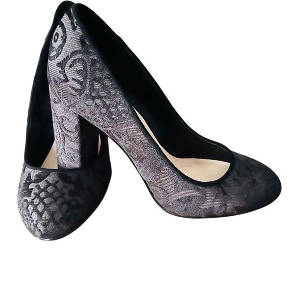 NINE WEST DENTON BLACK VELVET
BROCADE ROUND TOE 4" BLOCK HEEL PUMPS SIZE 7. - Picture 4 of 7